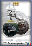 badge / magnet /porte clé décapsuleur Peugeot 402 noire