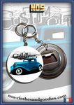 Badge / magnet/ porte clé décapsuleur  Plymouth PB coupé 1932 "custom culture"