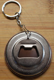 Badge / magnet/ porte clé décapsuleur  Renault 4cv fleur de cerisier